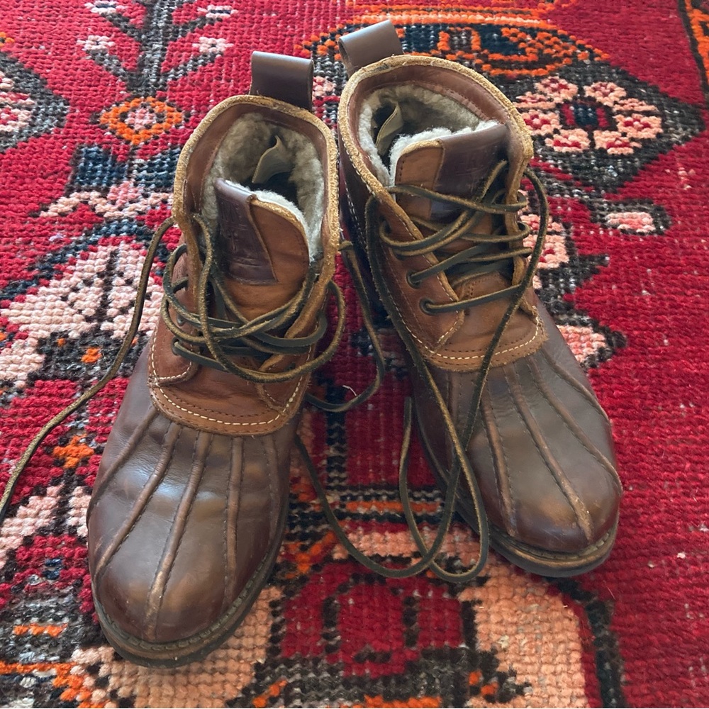 Frye shearling lace up boots!